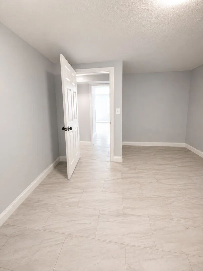 Foto del edificio - 2 Bedroom