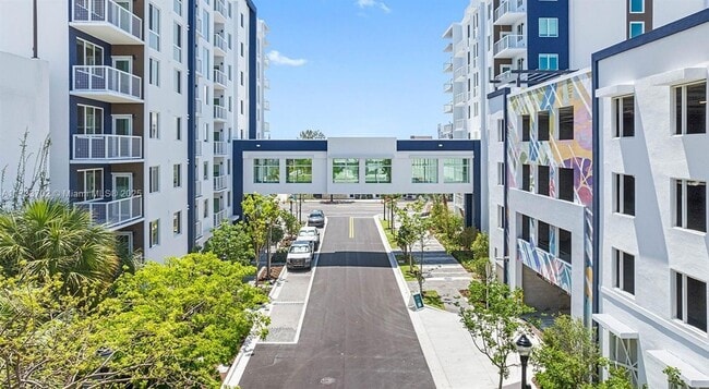 Photo - 740 N Dixie Hwy Apartment