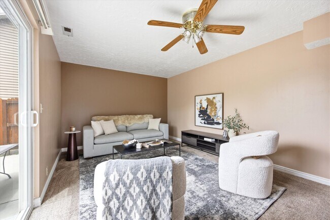 Building Photo - 734 Sandy Dunes Dr