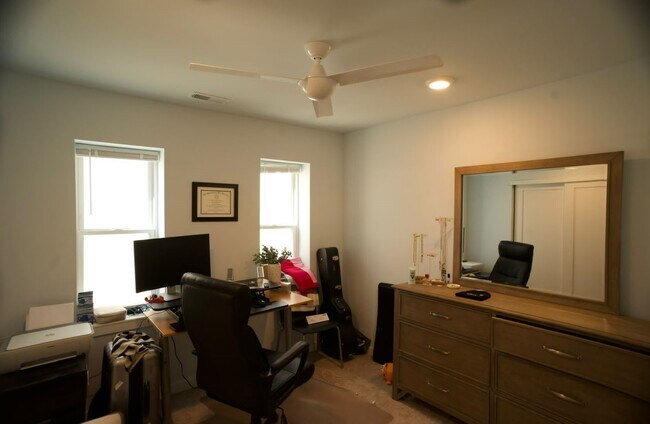 Building Photo - 4129 Lauriston St