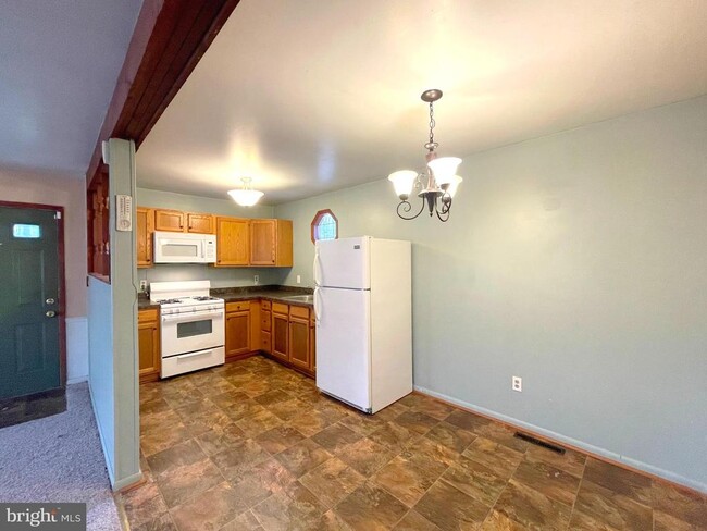Foto del edificio - 24098 McIntosh Rd