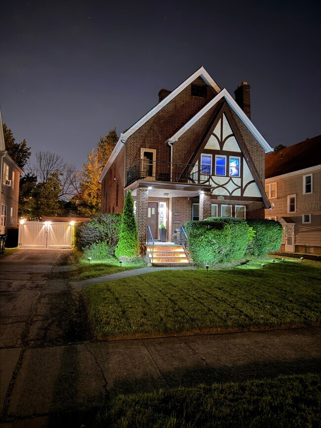 Foto del edificio - 1492 Sherbrook Rd