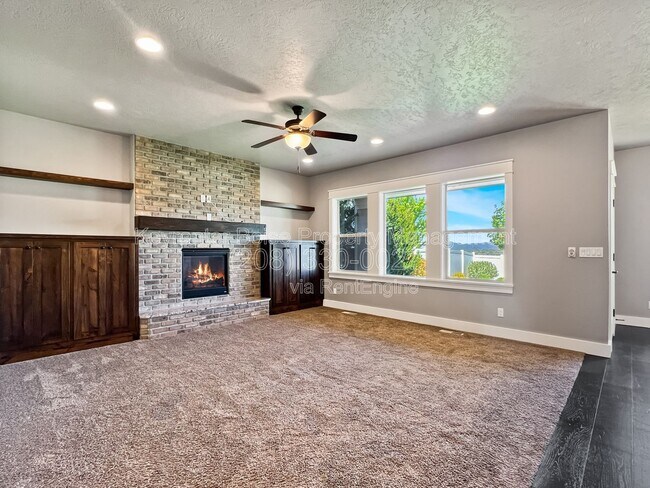 Foto del edificio - 6494 E Bend Ridge St