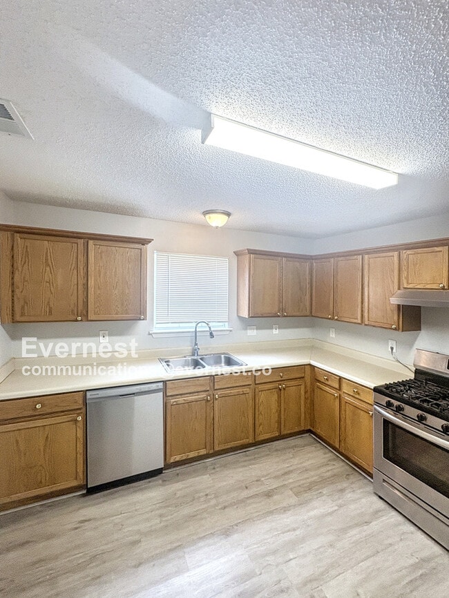 Building Photo - 551 Eagles Crossing Cir