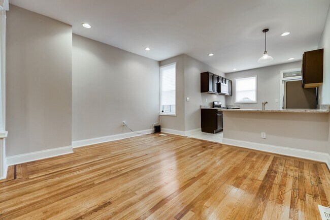 Building Photo - 1213 N Potomac St