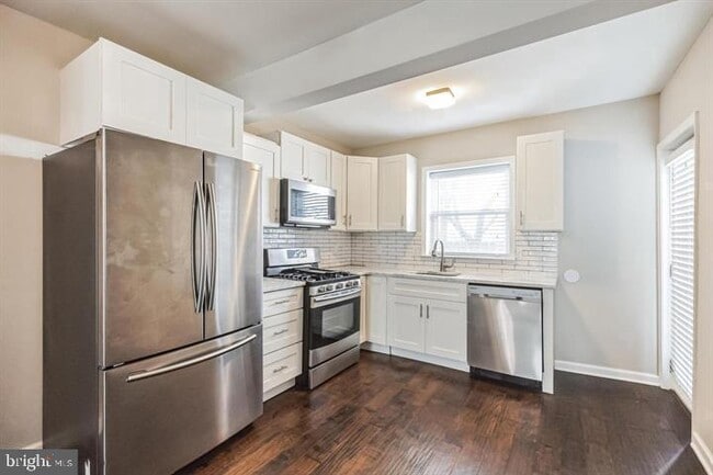 Foto del edificio - 2228 N Howard St