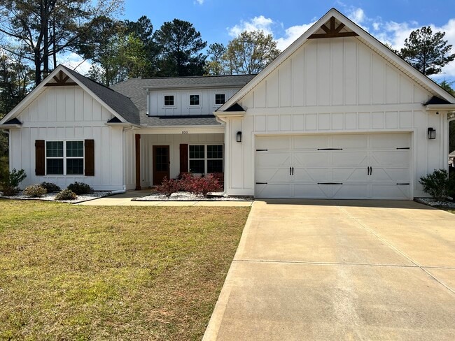 Building Photo - 8001 Hayfields Rd