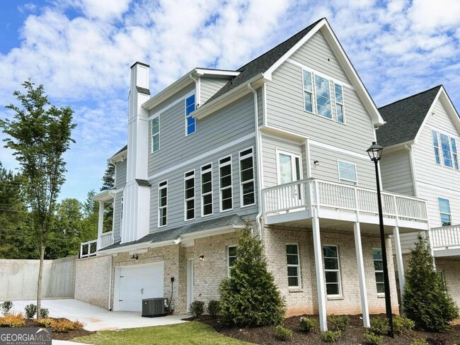 Building Photo - 1055 Adam Cir