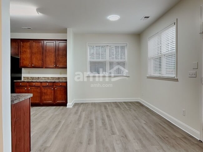 Foto del edificio - 10123 Caldwell Depot Rd