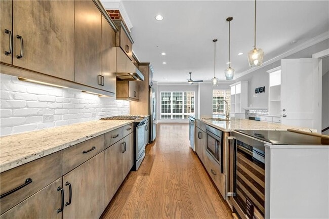 Building Photo - 267 Castleberry Station Dr SW