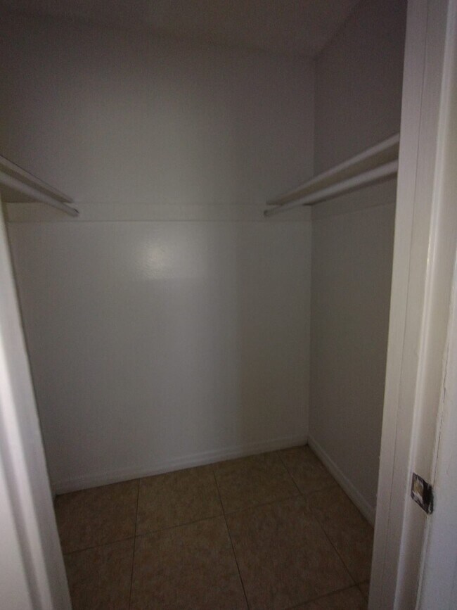 2775 L B McLeod Rd, Orlando, FL 32805 Townhome Rentals in Orlando FL