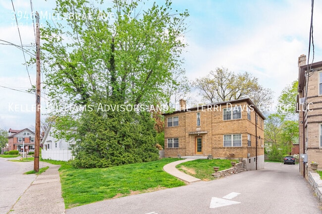 Building Photo - 3946 Millsbrae Ave