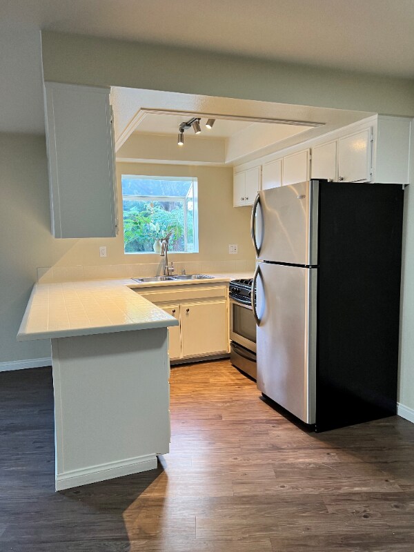 Foto principal - 2425 Purdue Ave