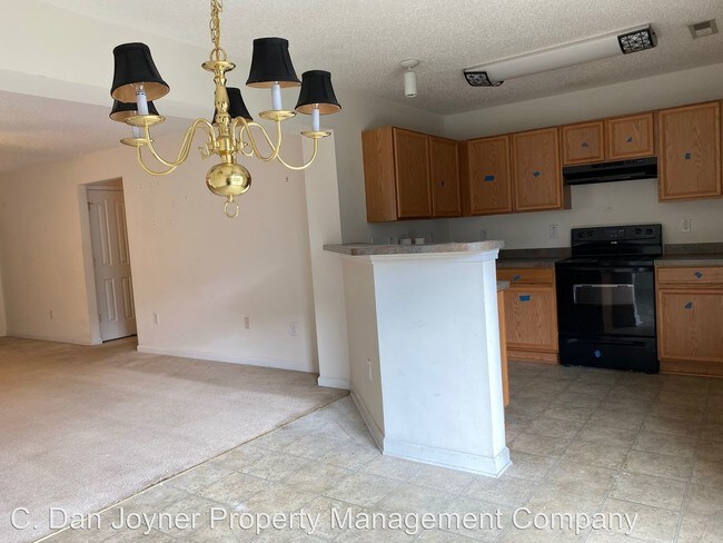 Building Photo - 4 br, 2 bath House - 104 Rushing Creek Lane