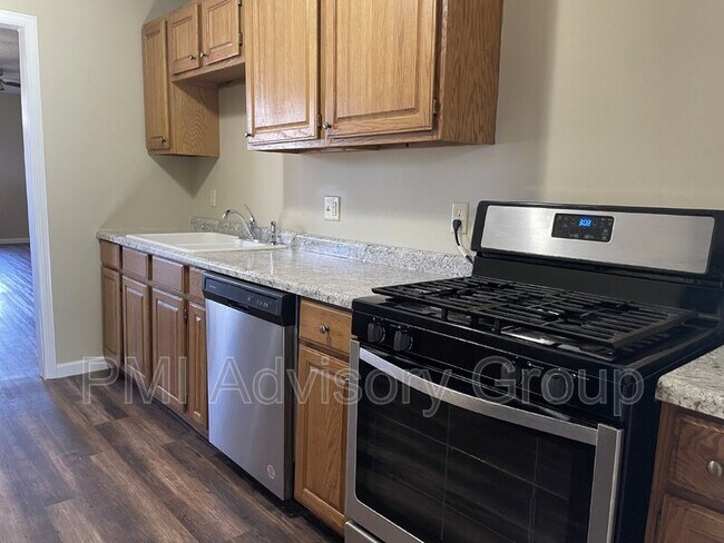 Foto del edificio - 940 SE Pinecrest Dr