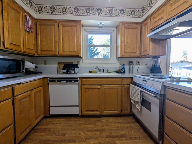 Building Photo - 2660 Central Ave