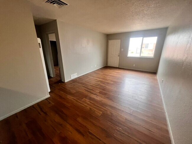 Foto del edificio - 423 Dallas St SE