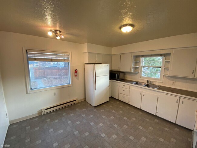 Building Photo - 2 br, 1 bath Duplex - 503 N 27th St