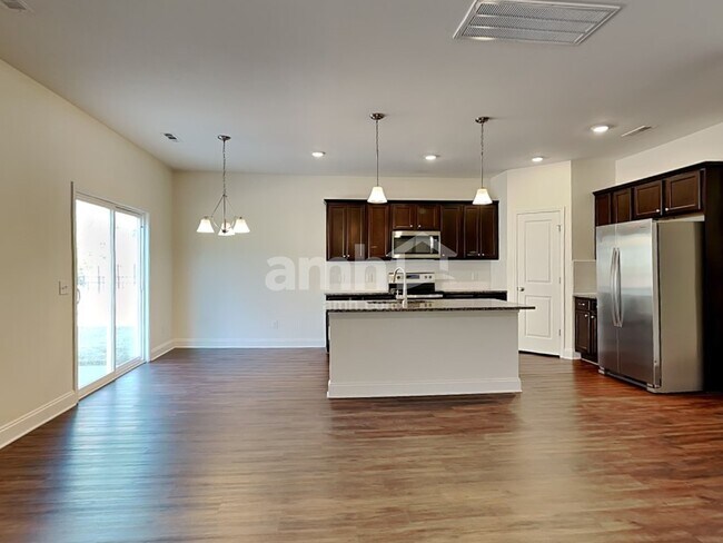 Foto del edificio - 5969 Hagar Vly Dr