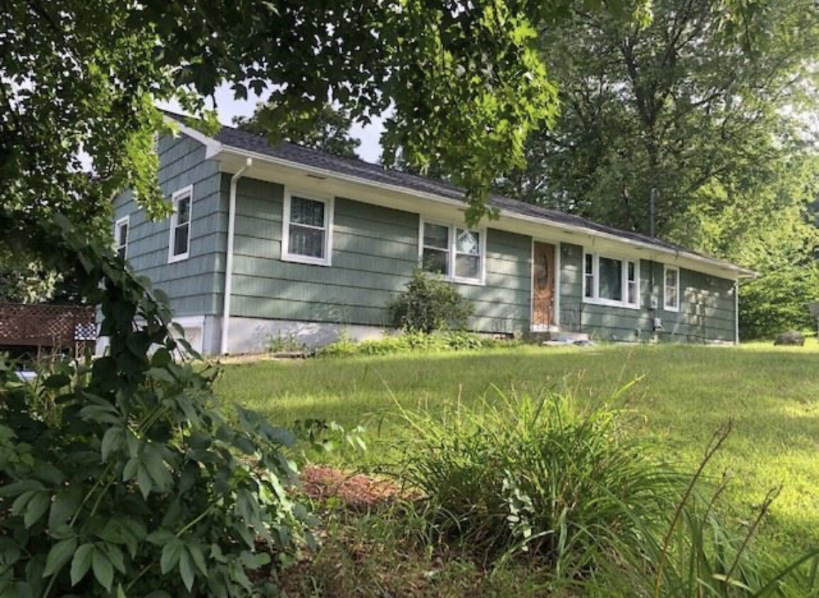 Exterior (has been painted blue since this photo) - 2 Hemlock St