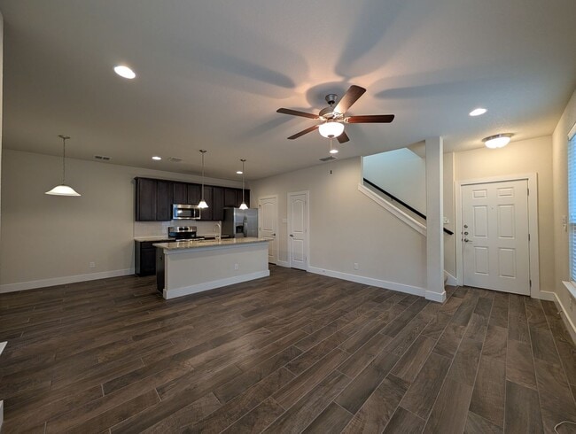 Building Photo - Live Inside The Loop! 3/2.5/2 Townhome Min...