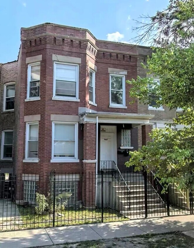 Foto principal - 4827 W Van Buren St