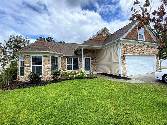 Building Photo - 3 bedroom, 2 bath with Bonus room - Hampst...