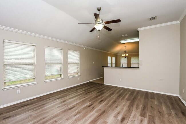 Foto del edificio - 900 W Bend Blvd