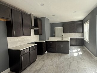 Building Photo - 1206 N 46th St