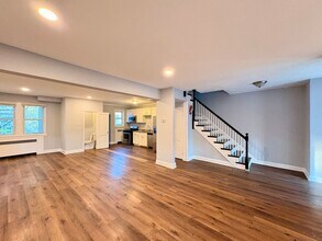 Building Photo - 3840 Dolfield Ave