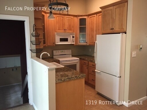 Foto del edificio - Beautiful Townhome Located on the West Sid...