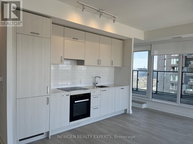Building Photo - 5 Quarrington Ln