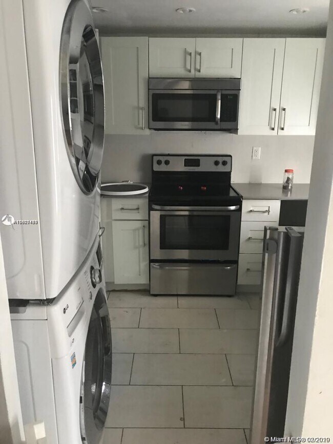 Foto del edificio - 300 NW 107th Ave