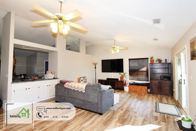 Building Photo - 11540 Vista Del Rio