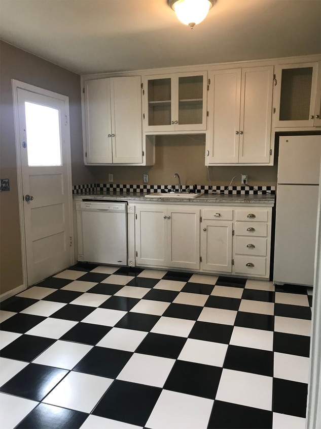 Primary Photo - 119 M St E