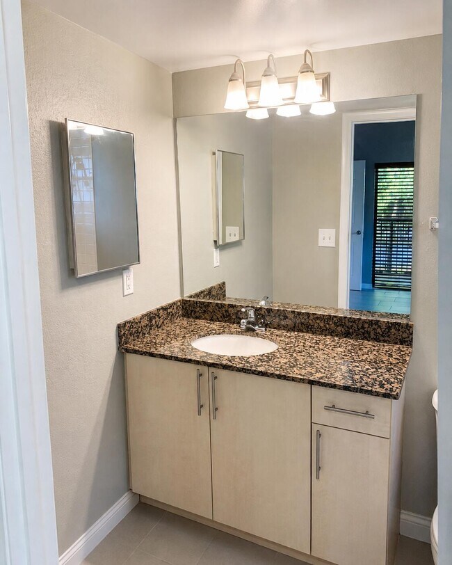 Foto del edificio - 2550 SW 18th Terrace