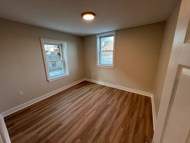 Dormitorio #1 - 419 N Market St