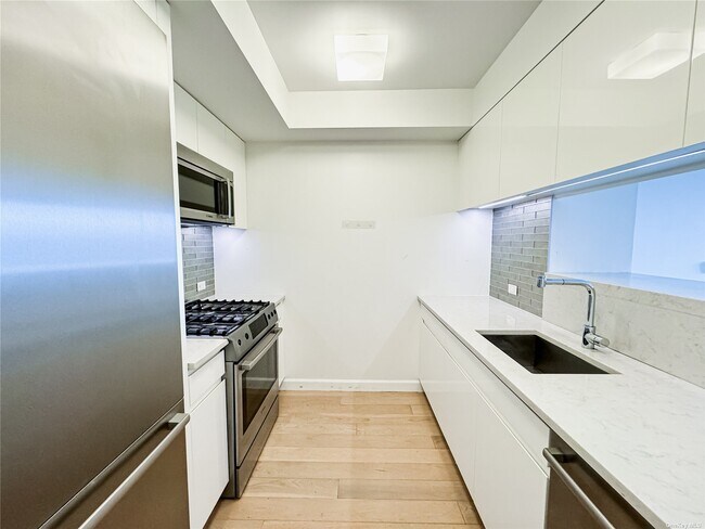 Foto del edificio - 13835 39th Ave