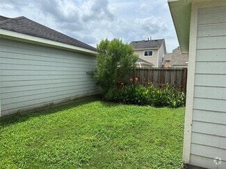 Building Photo - 3910 Mossy Pl Ln