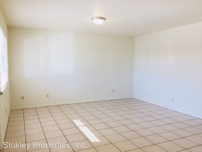 Building Photo - 127 Pasco Dr