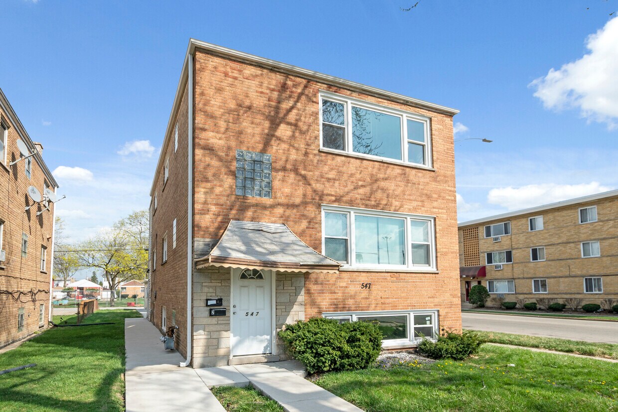 547 24th Ave Unit 2, Bellwood, IL 60104 Condo for Rent in Bellwood