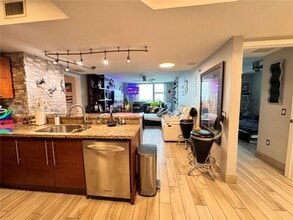 Building Photo - 2641 N Flamingo Rd