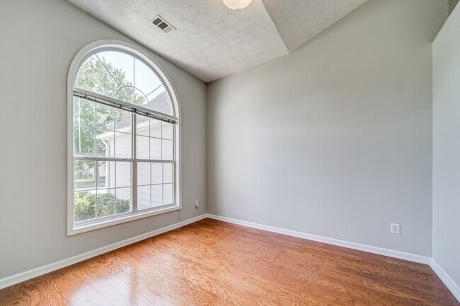 Foto del edificio - 3290 Enfield Ln