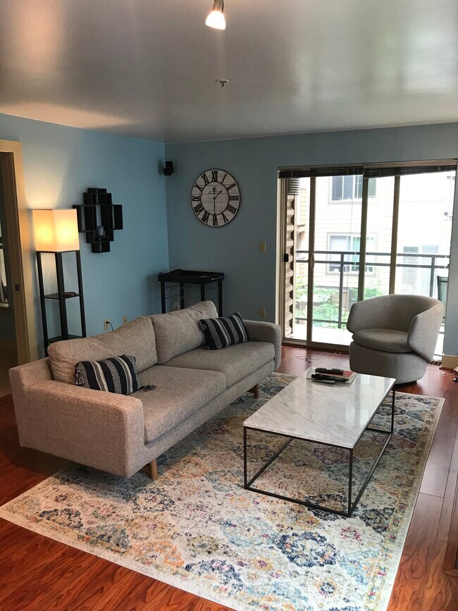 Viviendo - 1550 Eastlake Ave E #306