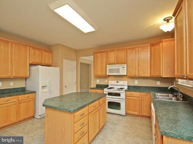 Building Photo - 3502 Carlyle Ct