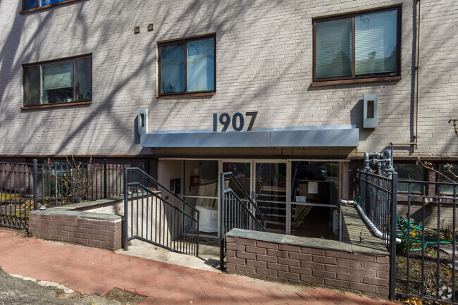 Front Entrance - Ledroit Place