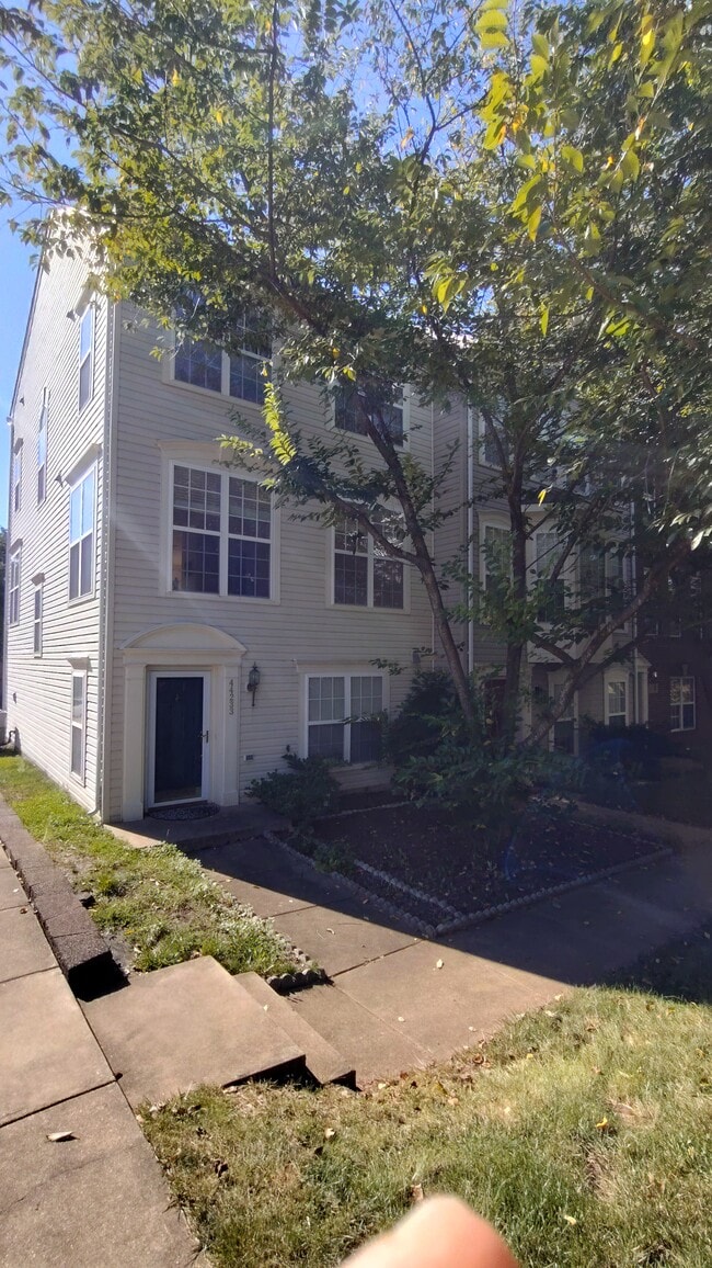 Building Photo - 44233 Sonora Ln