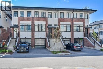 Building Photo - 17 Markle Cres