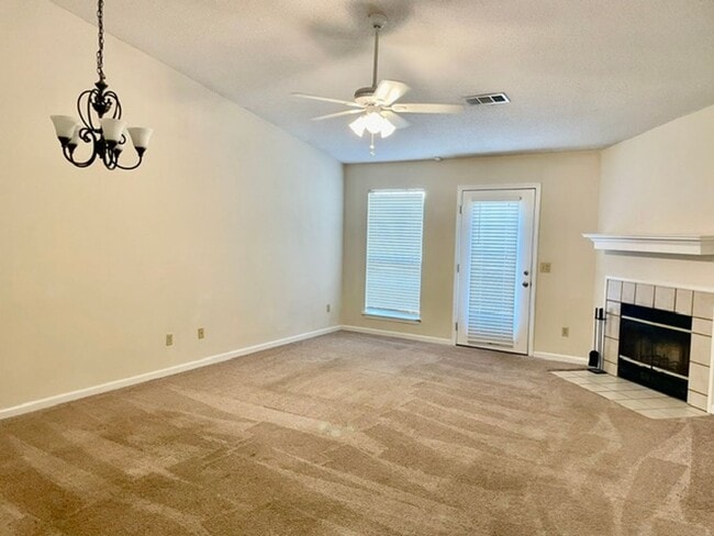 Building Photo - 1428 Southern Gardens Dr