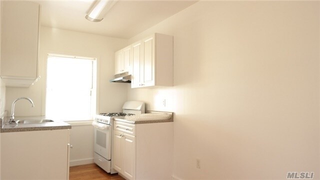 Building Photo - 110-15-110-65 65th Ave